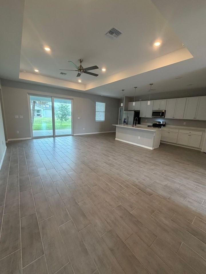 12043 Crossgate Ave - Photo 7 of 32