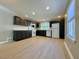 1429 Louise St Se - Photo 1 of 1