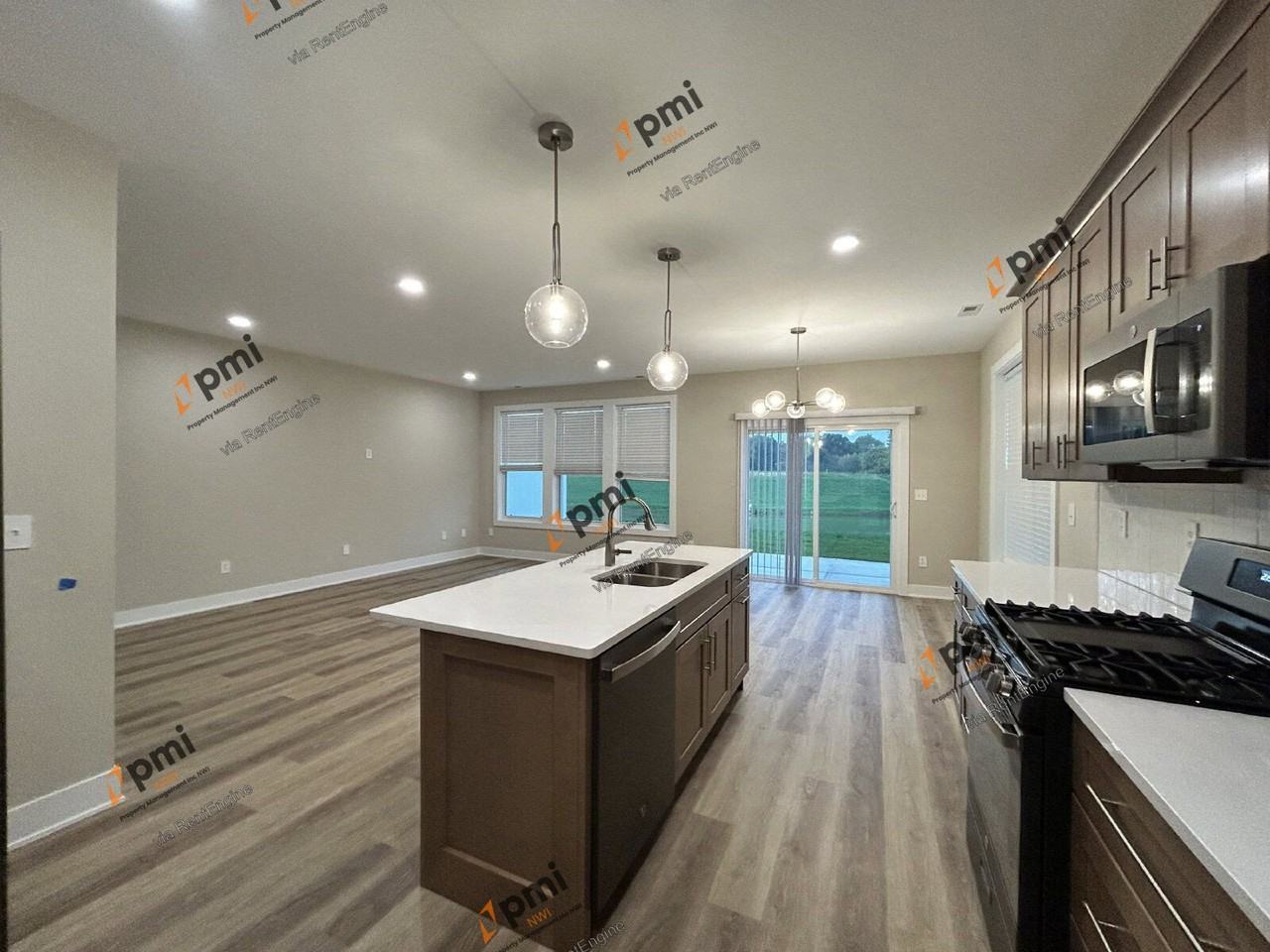1944 N Park Rd - Photo 4 of 19