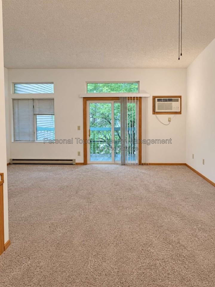 1006 4th Ave S #B - Photo 2 of 14