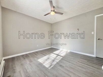 139 Towson Way #B - Photo 5 of 13