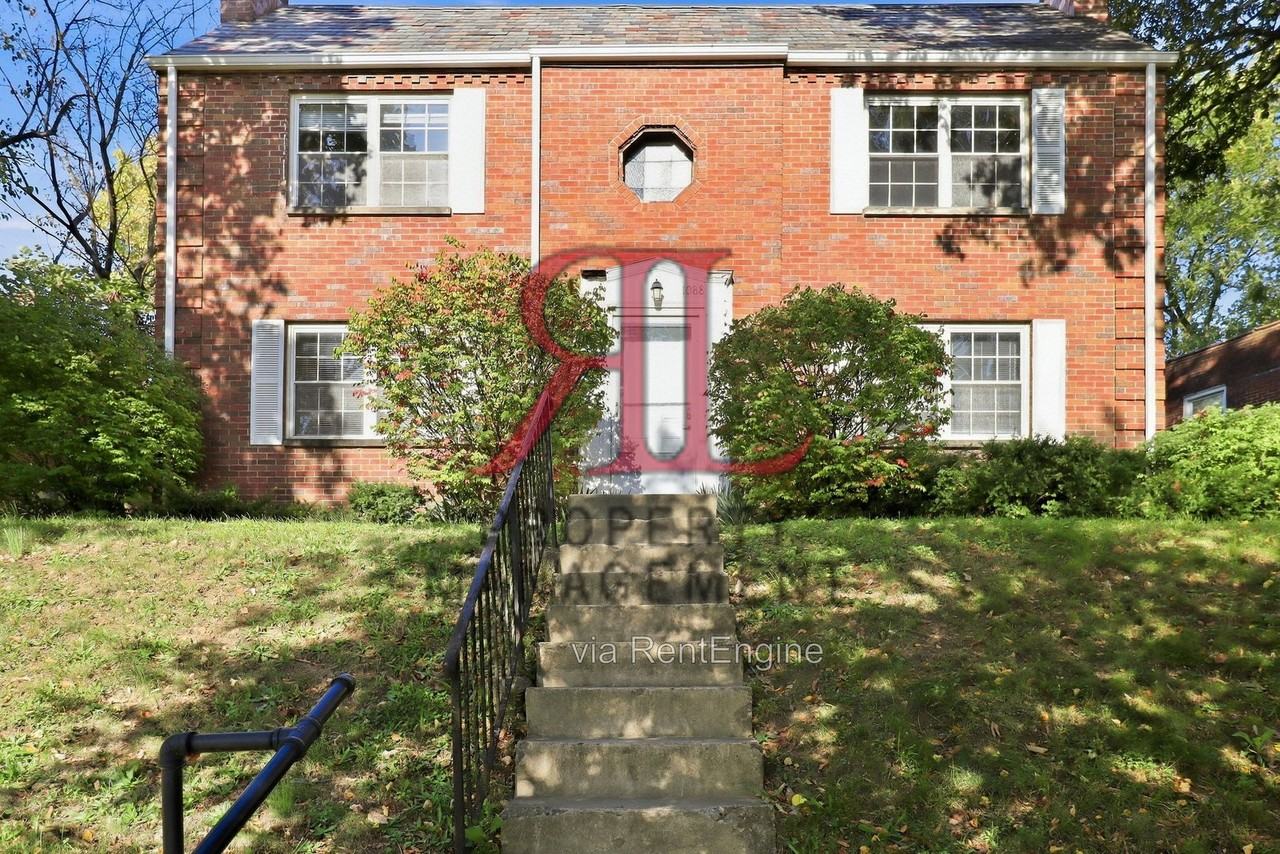 1088 Northwest Blvd #B