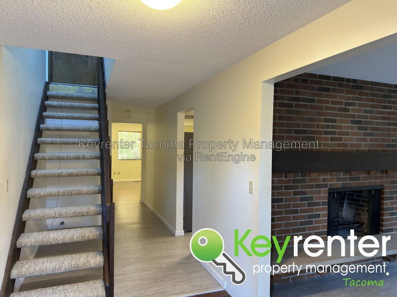9022 Ridgeview Cir W - Photo 2 of 22