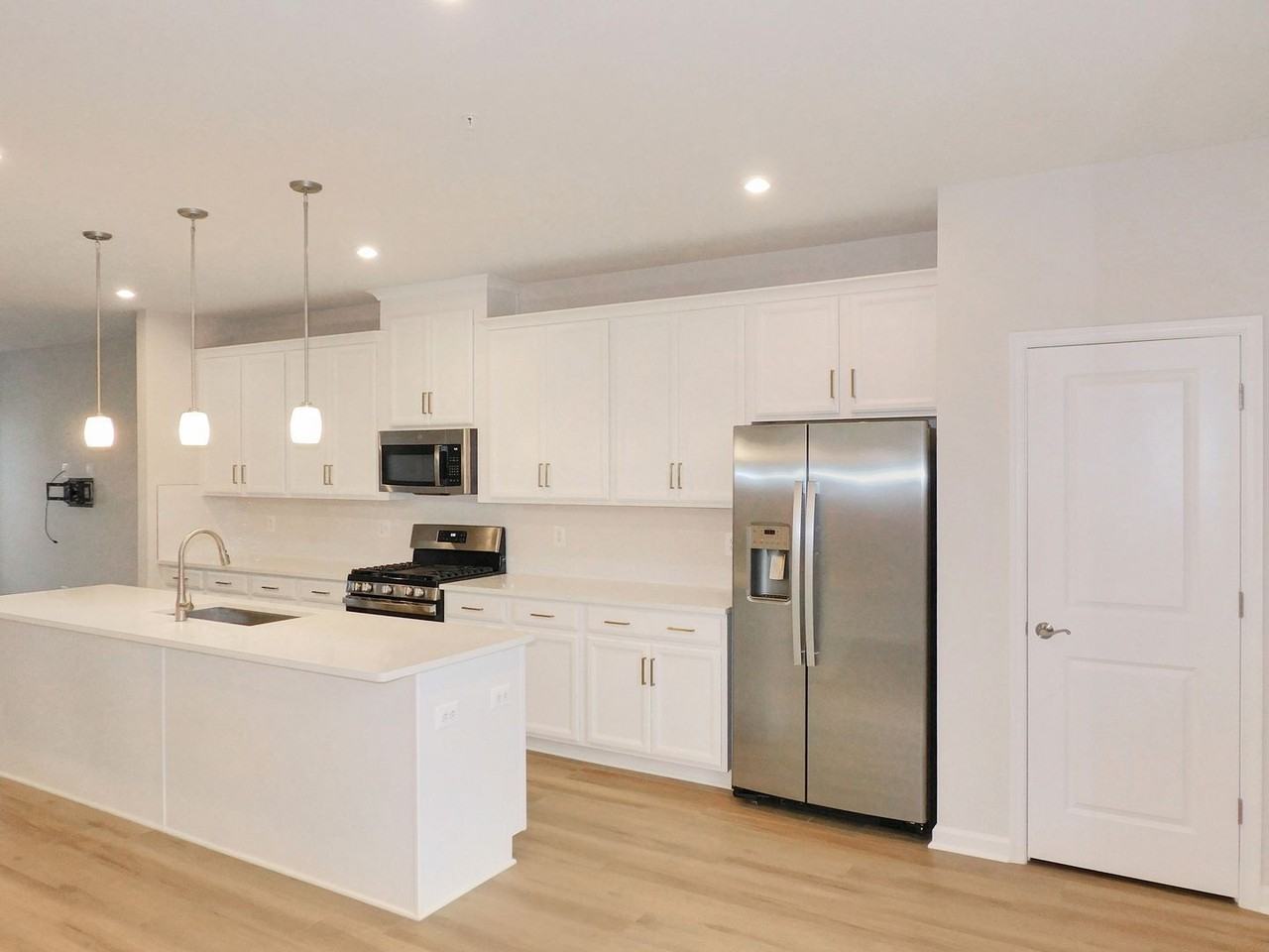 23454 Sugar Pine Ln - Photo 2 of 28