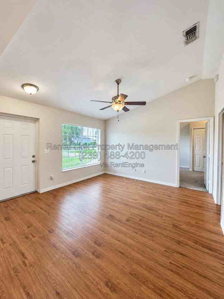 1107 Harold Ave S - Photo 3 of 28