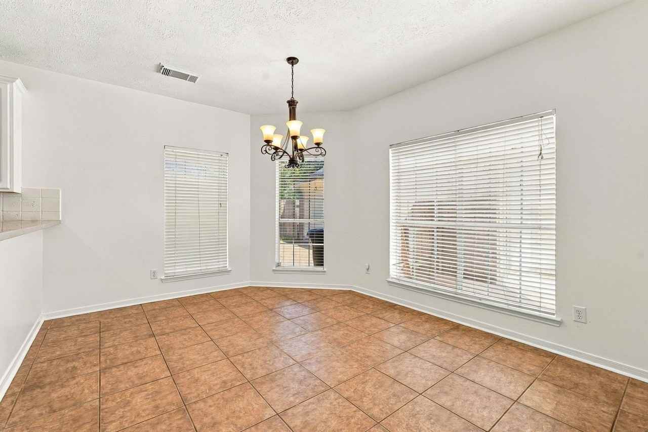 2845 Martina Dr - Photo 7 of 27