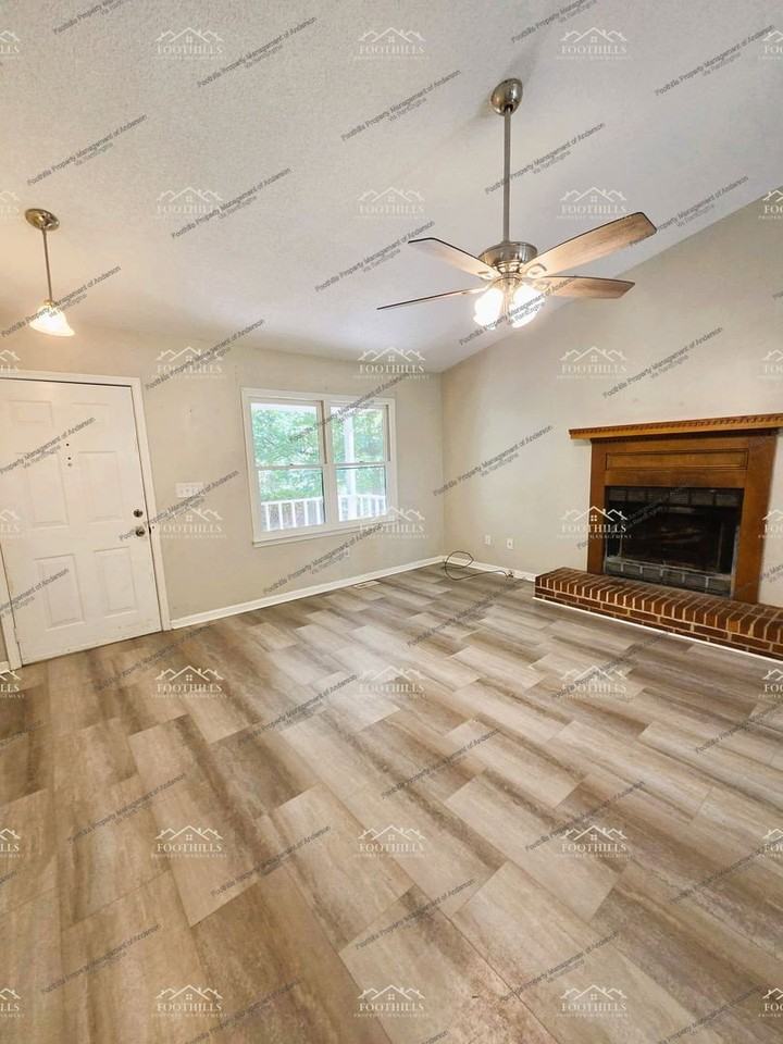 128 Mariposa Cir - Photo 4 of 17