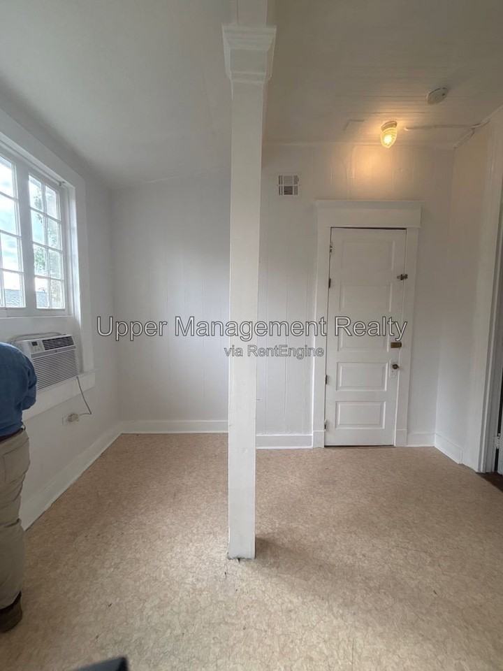 4624 Cleveland Ave #C - Photo 6 of 8