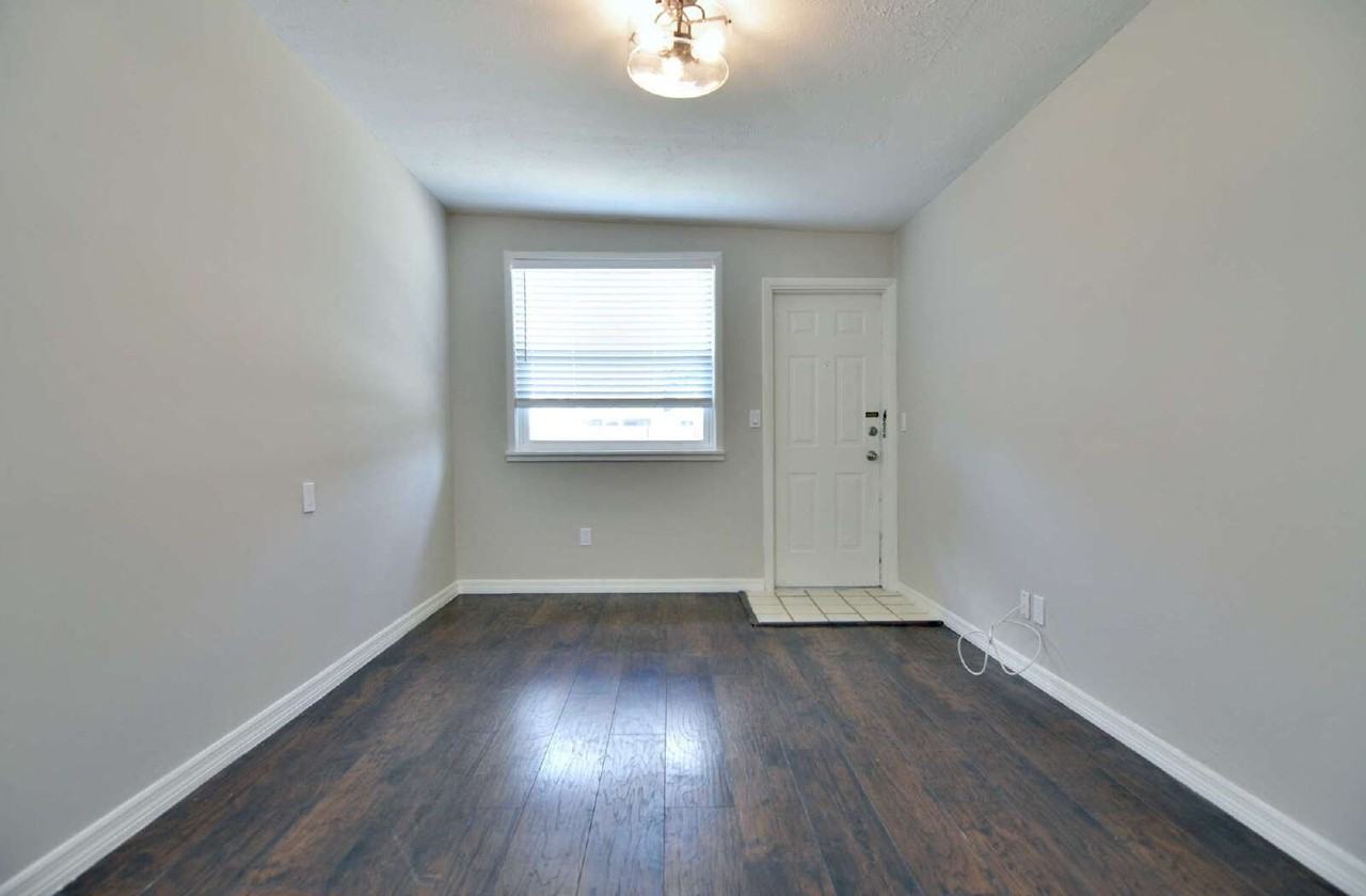 401 69th St N #3 - Photo 5 of 25