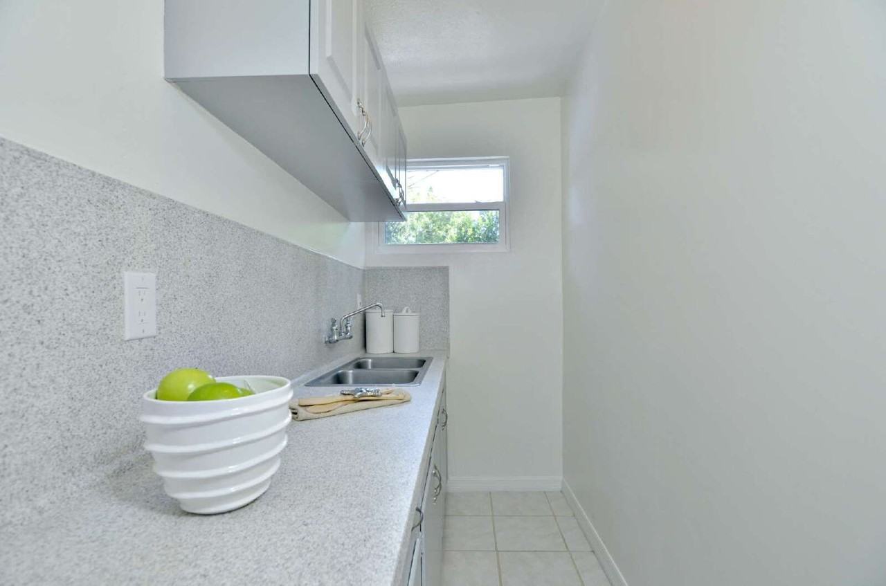 401 69th St N #3 - Photo 7 of 25