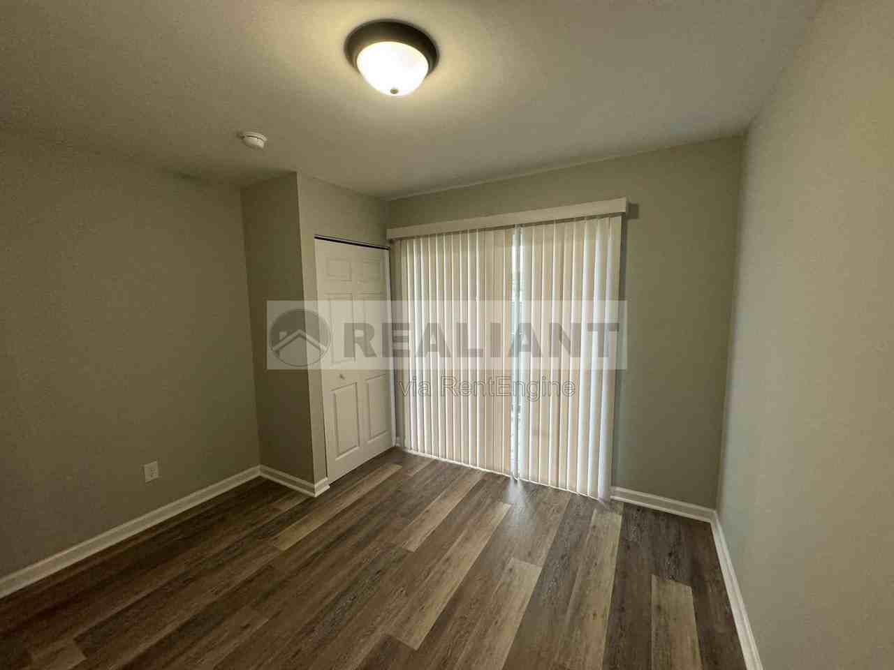 209 Lakeshore Dr #8 - Photo 7 of 37