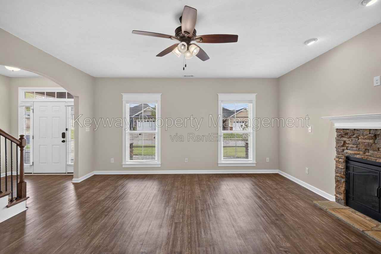 3234 Windwood St - Photo 7 of 44