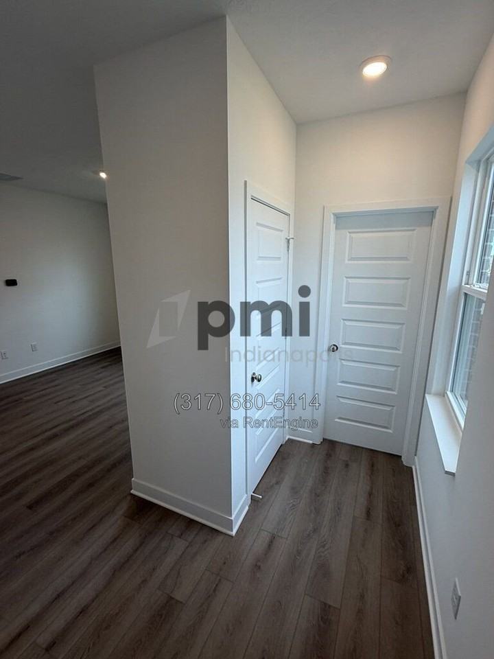 8929 Noble Heights Ln - Photo 6 of 50