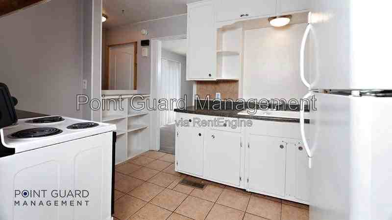 4220 Vesta Dr - Photo 3 of 15