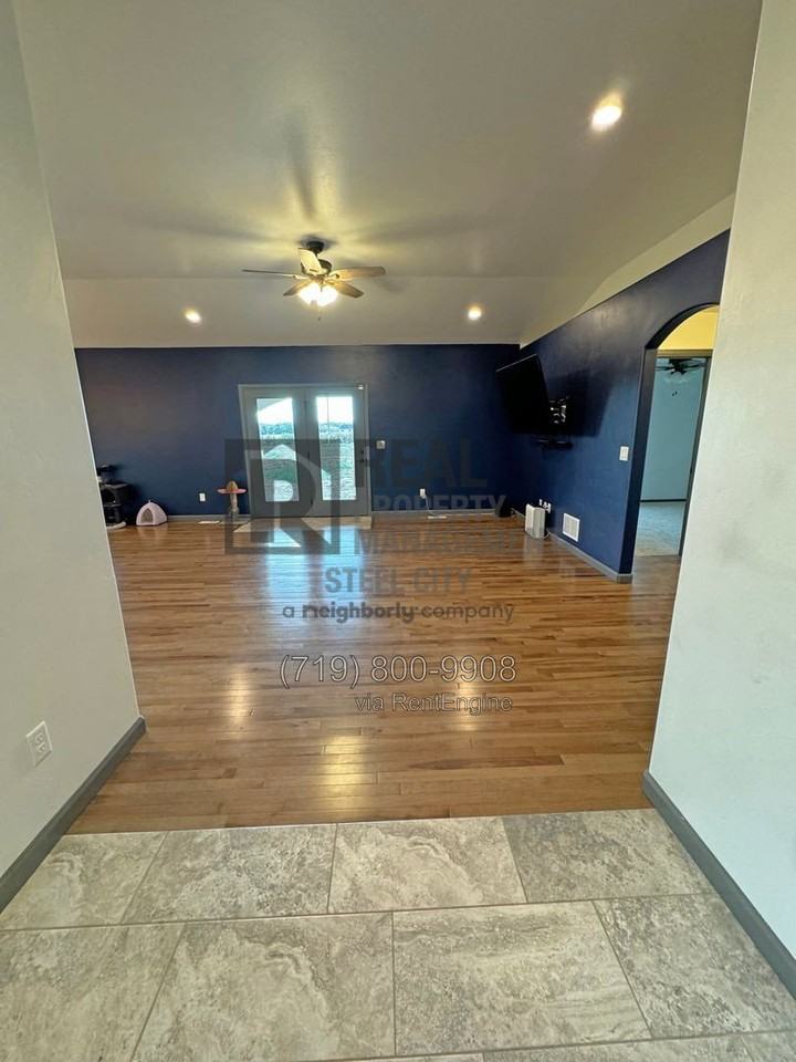 1457 N Challenger Ln - Photo 2 of 22
