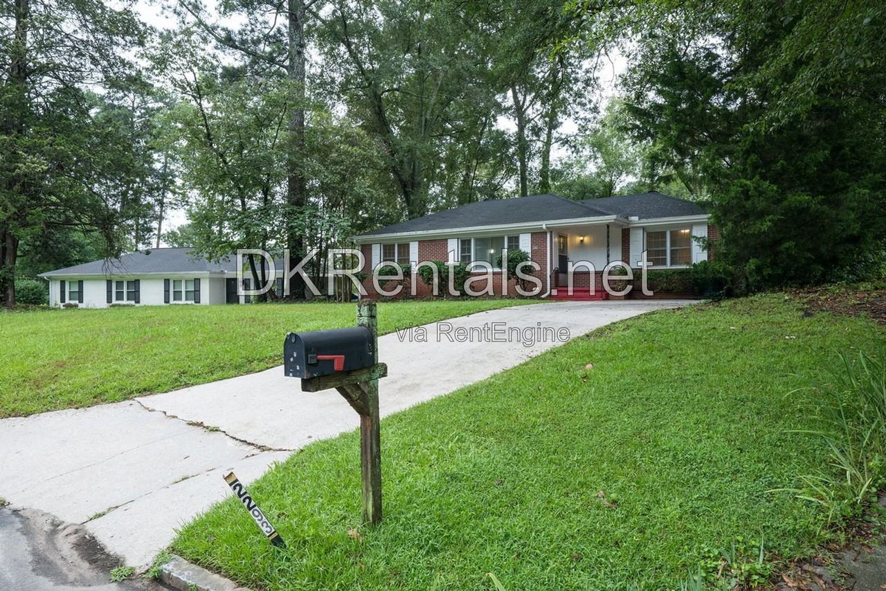 2293 Vistamont Dr - Photo 3 of 26