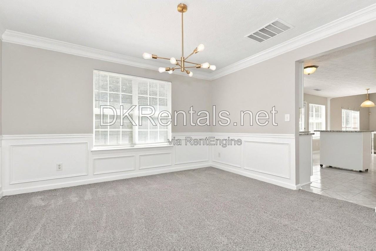 628 Christina Pl - Photo 3 of 30