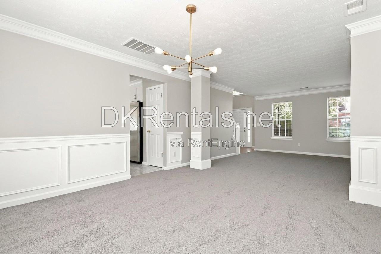 628 Christina Pl - Photo 6 of 30