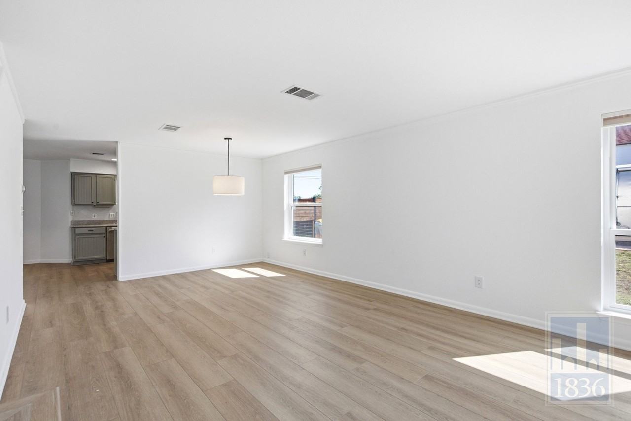 4200 Cortina Dr - Photo 6 of 29