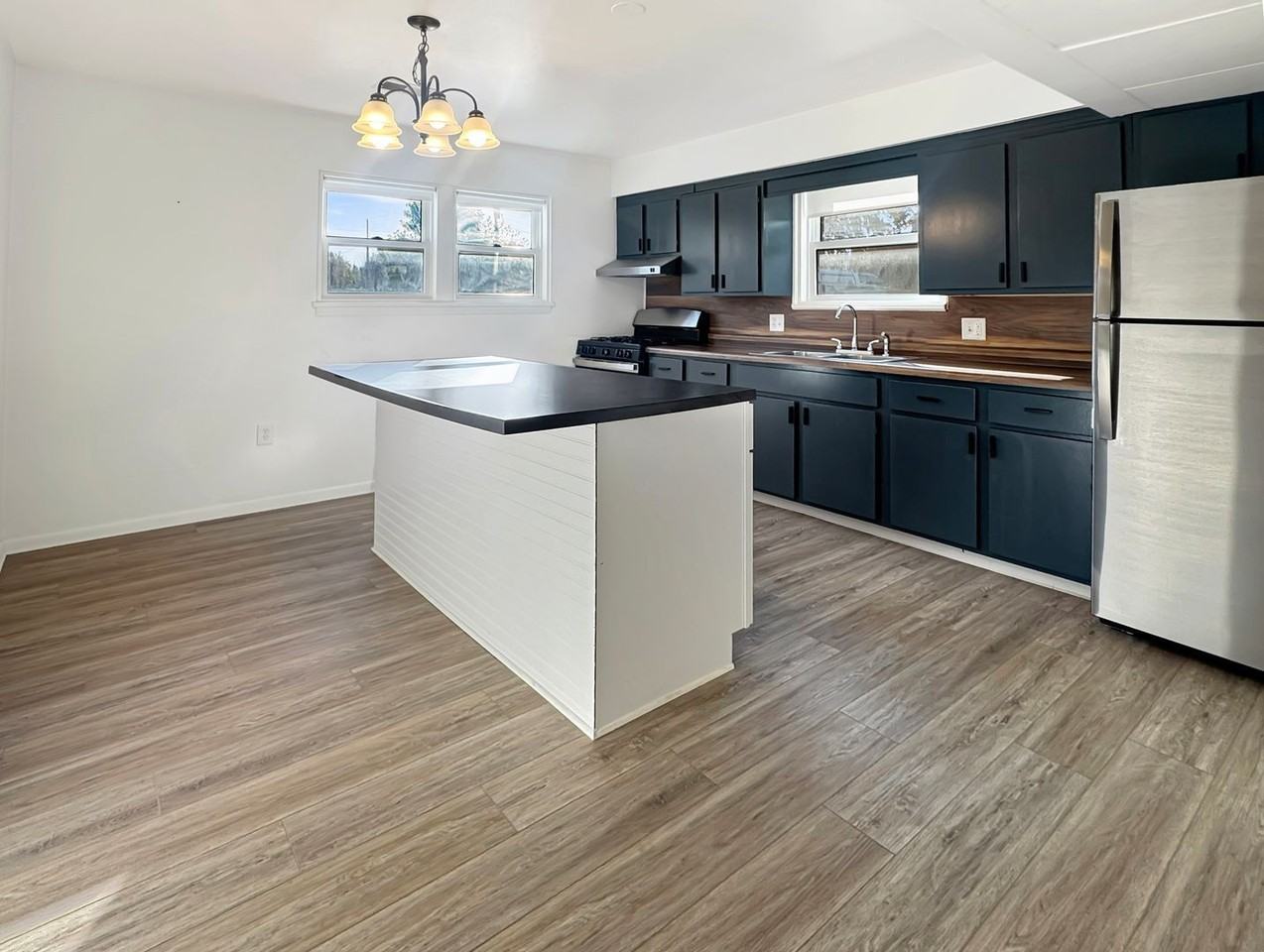 2630 Sherwood St Sw - Photo 2 of 8
