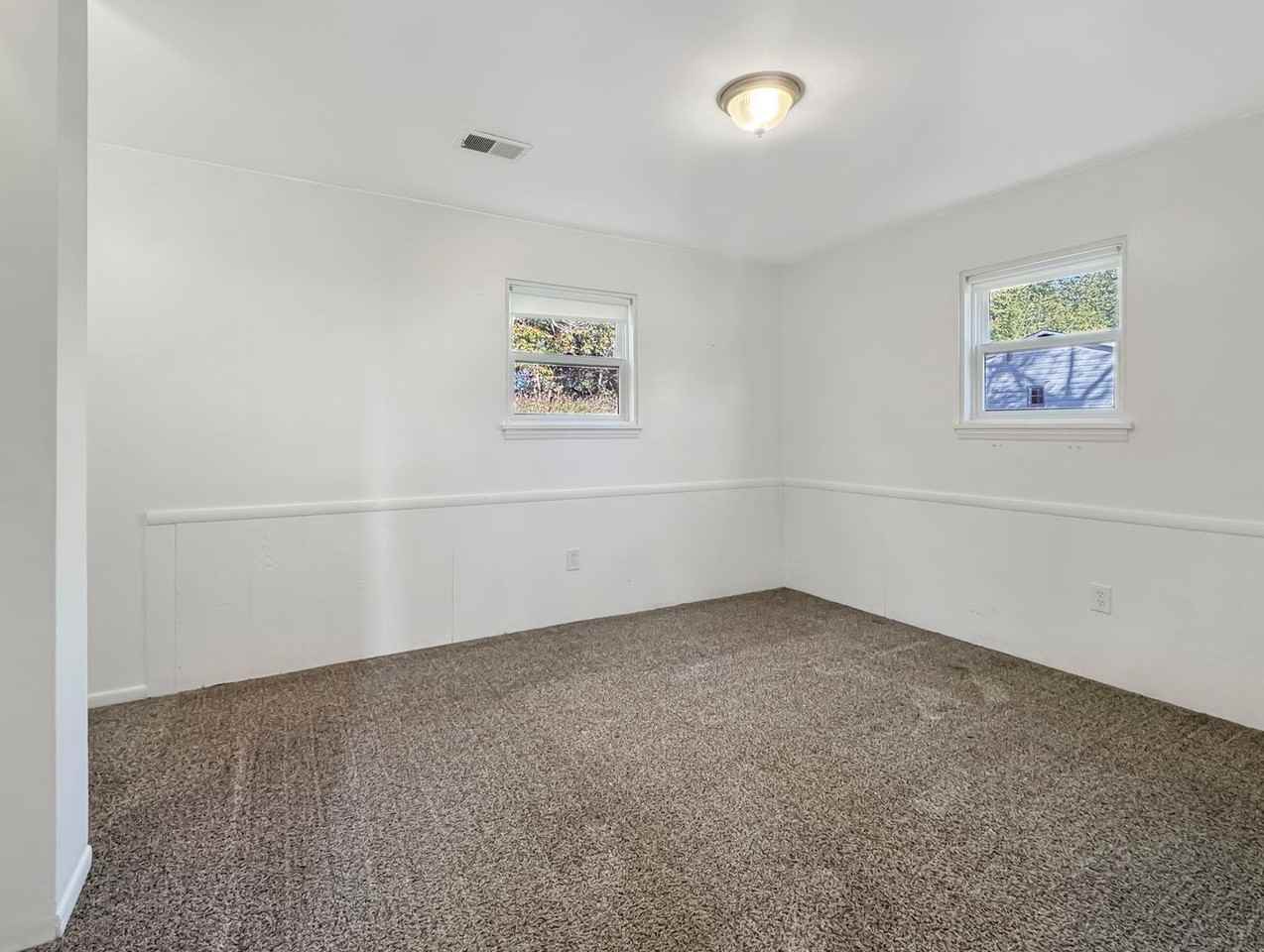 2630 Sherwood St Sw - Photo 6 of 8