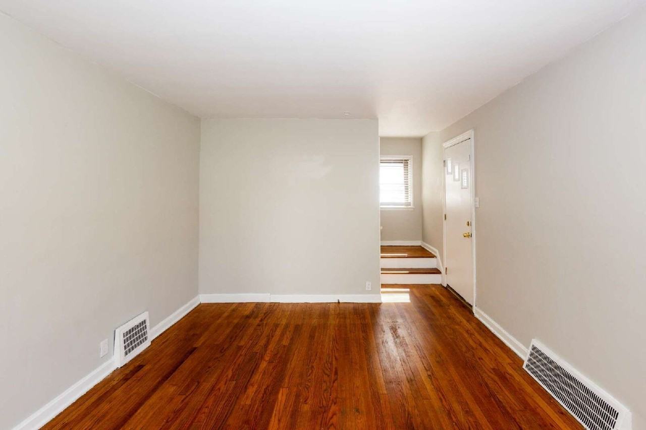 5179 Homewood Ave - Photo 4 of 18