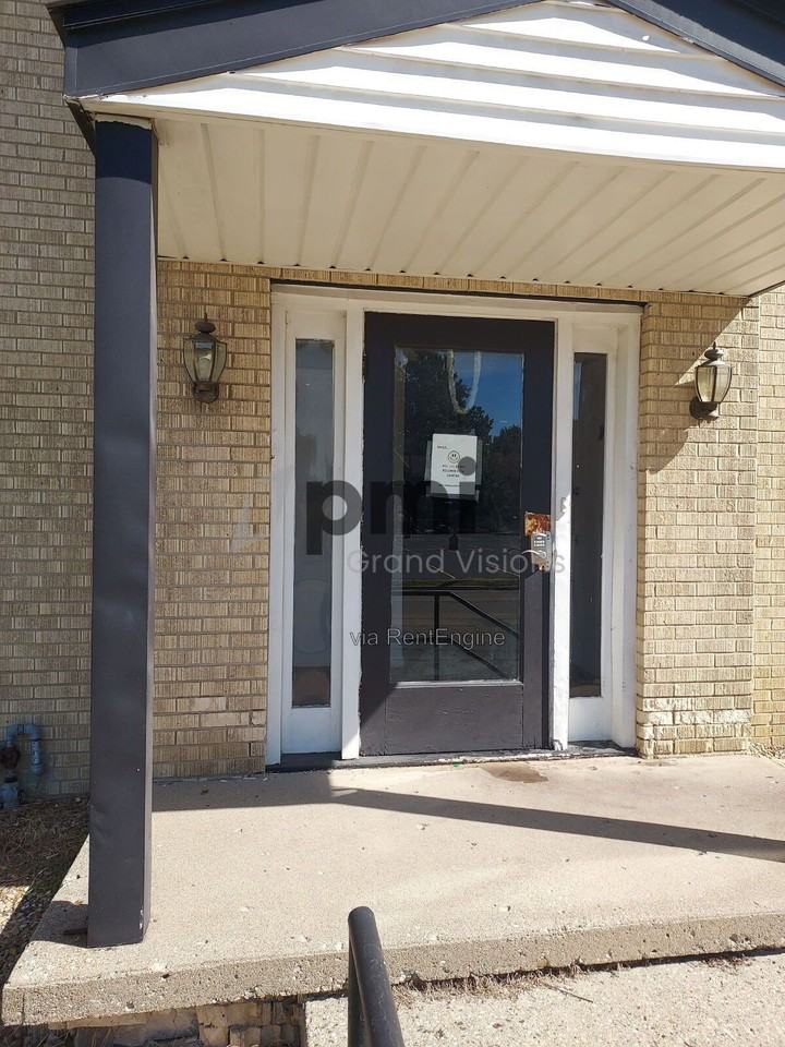 340 N Monroe St #1 - Photo 2 of 32
