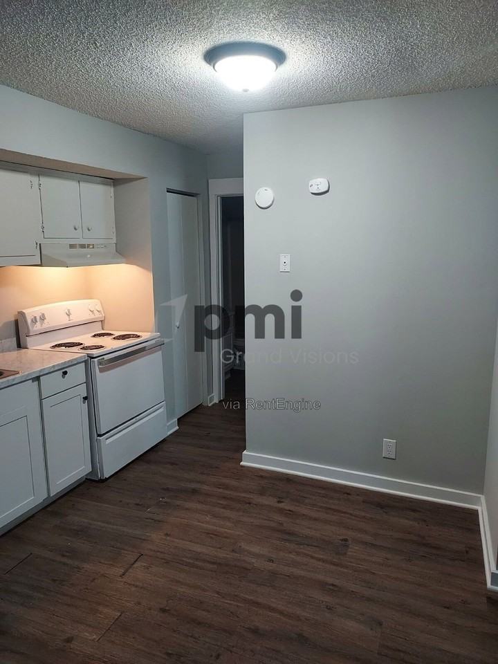 465 E Main St #4 - Photo 6 of 20