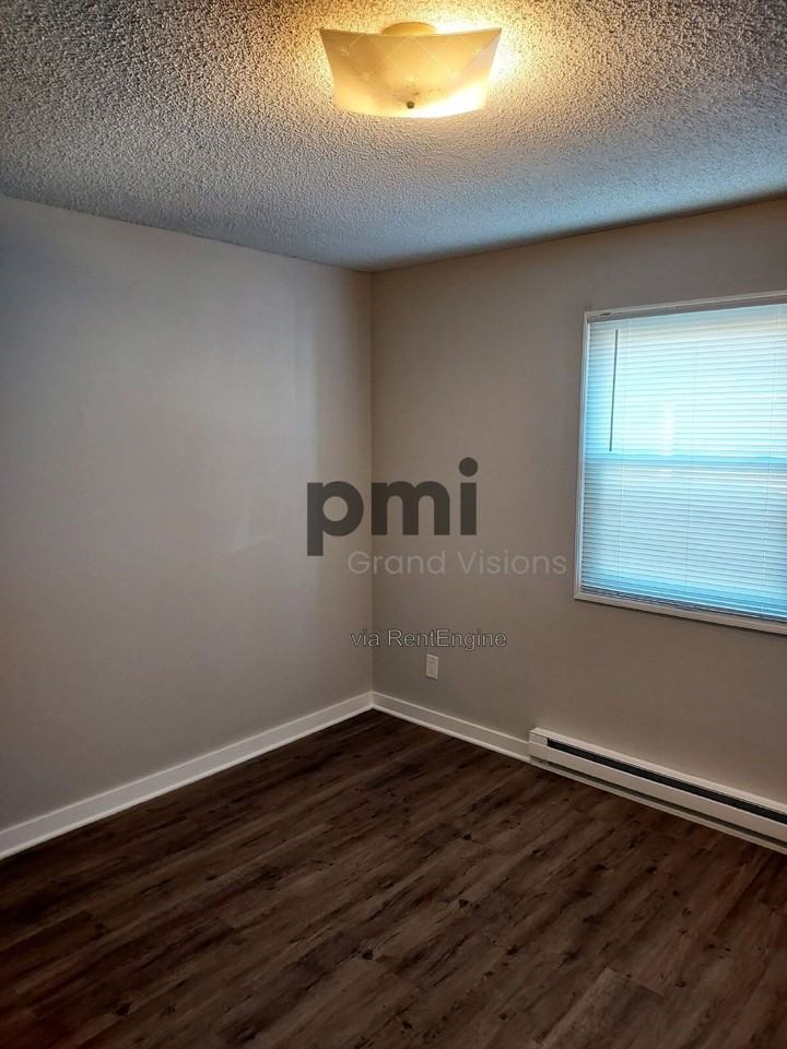 465 E Main St #4 - Photo 7 of 20