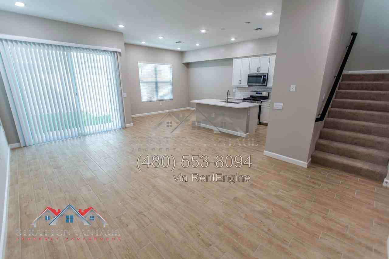 5026 E Hartford Ave - Photo 7 of 49