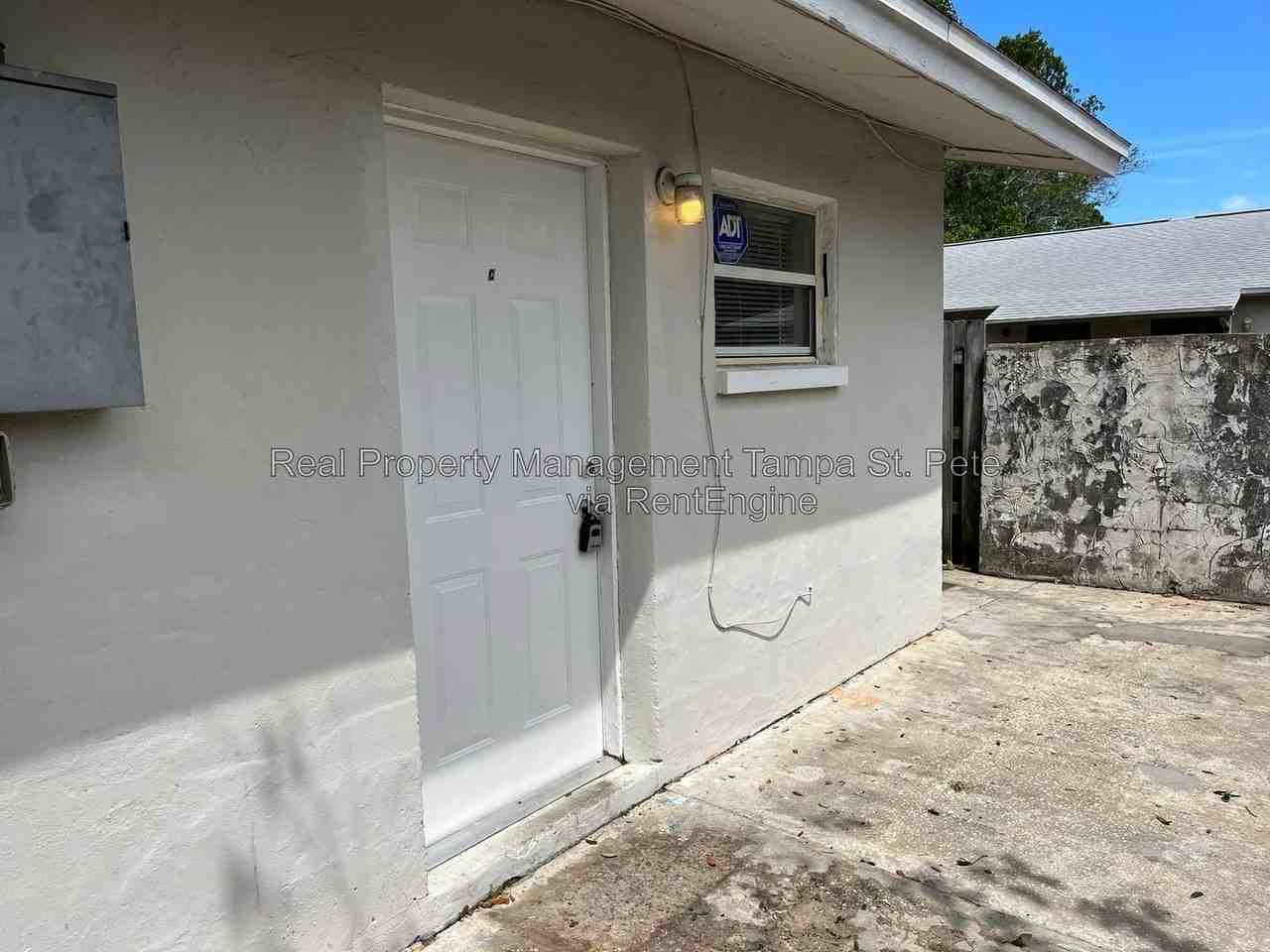 824 Wyatt St #C - Photo 2 of 10