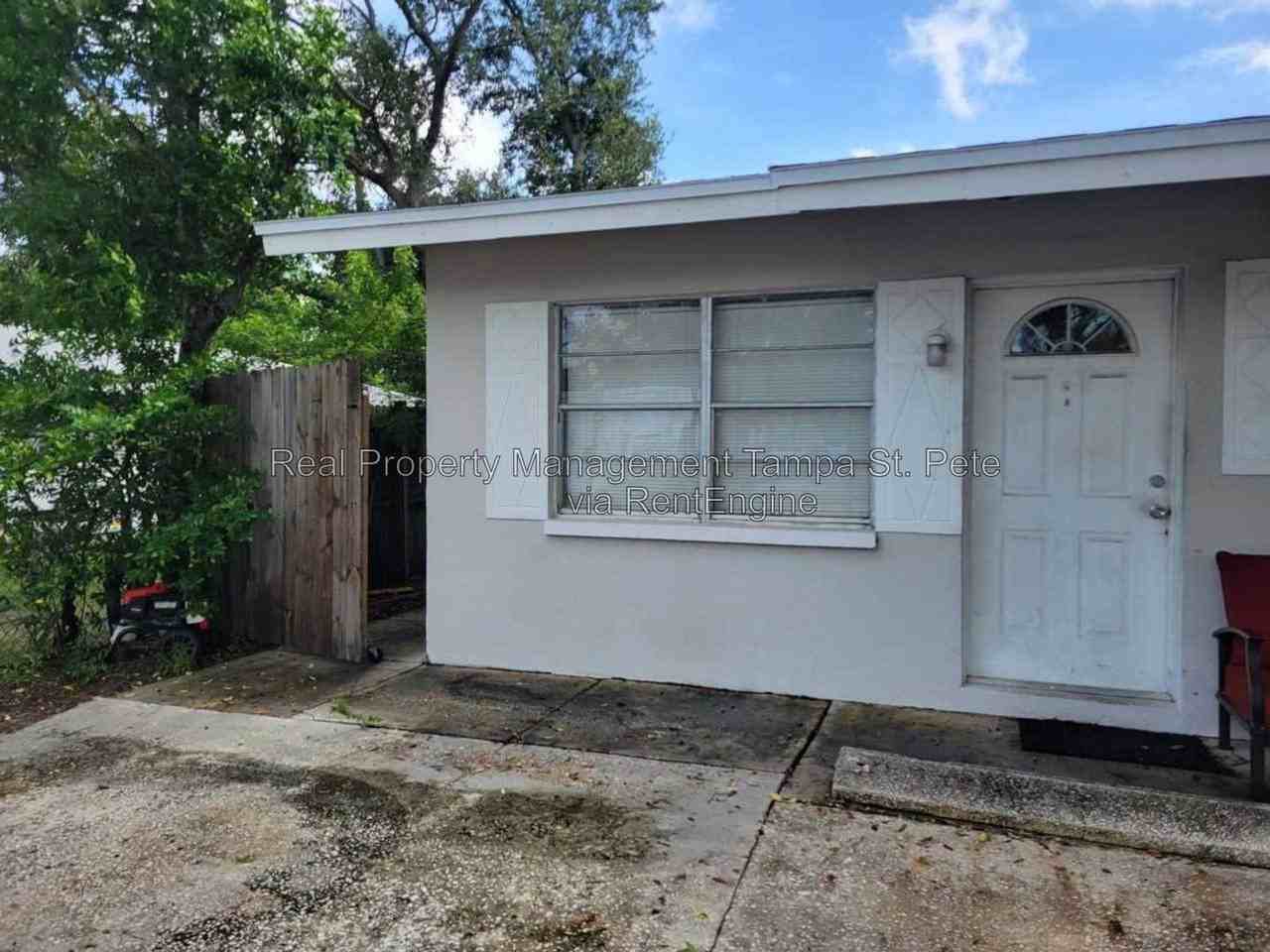 824 Wyatt St #C - Photo 3 of 10
