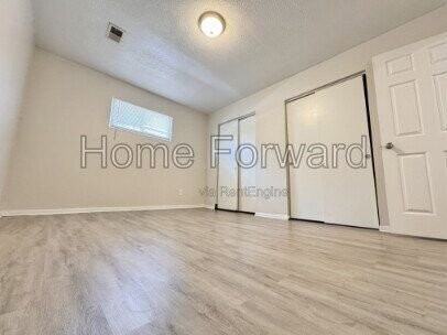 2045 Cambridge Dr #B15 - Photo 2 of 13