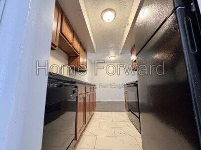 2045 Cambridge Dr #B15 - Photo 4 of 13