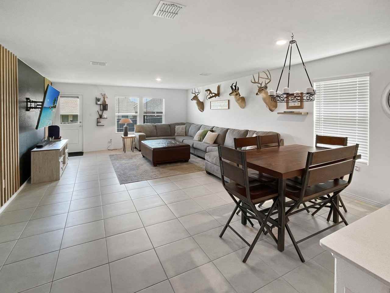 8425 Fawn Creek Dr - Photo 2 of 19