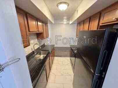 2045 Cambridge Dr #B22 - Photo 6 of 13