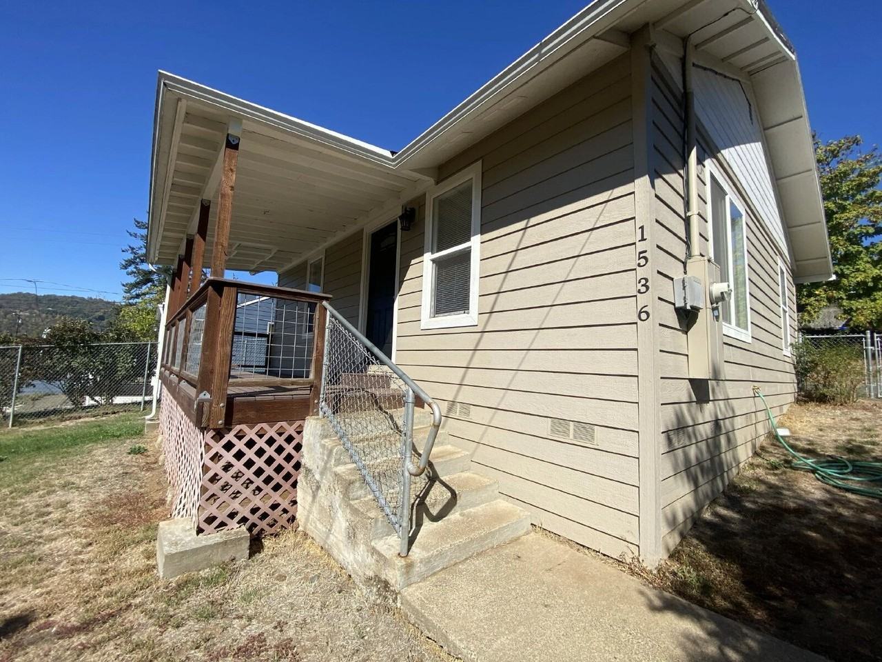 1536 Se Booth Ave - Photo 2 of 29