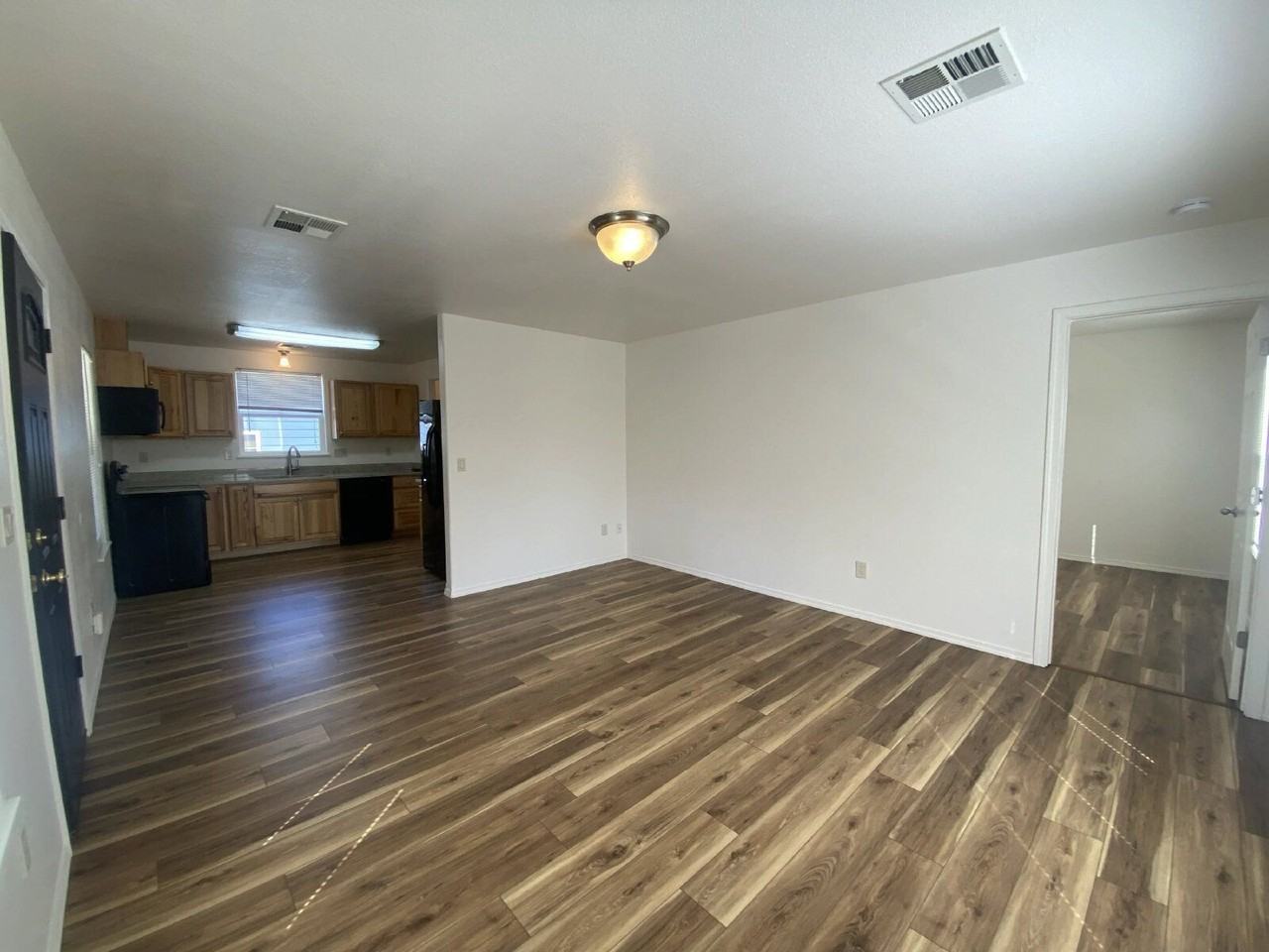 1536 Se Booth Ave - Photo 6 of 29