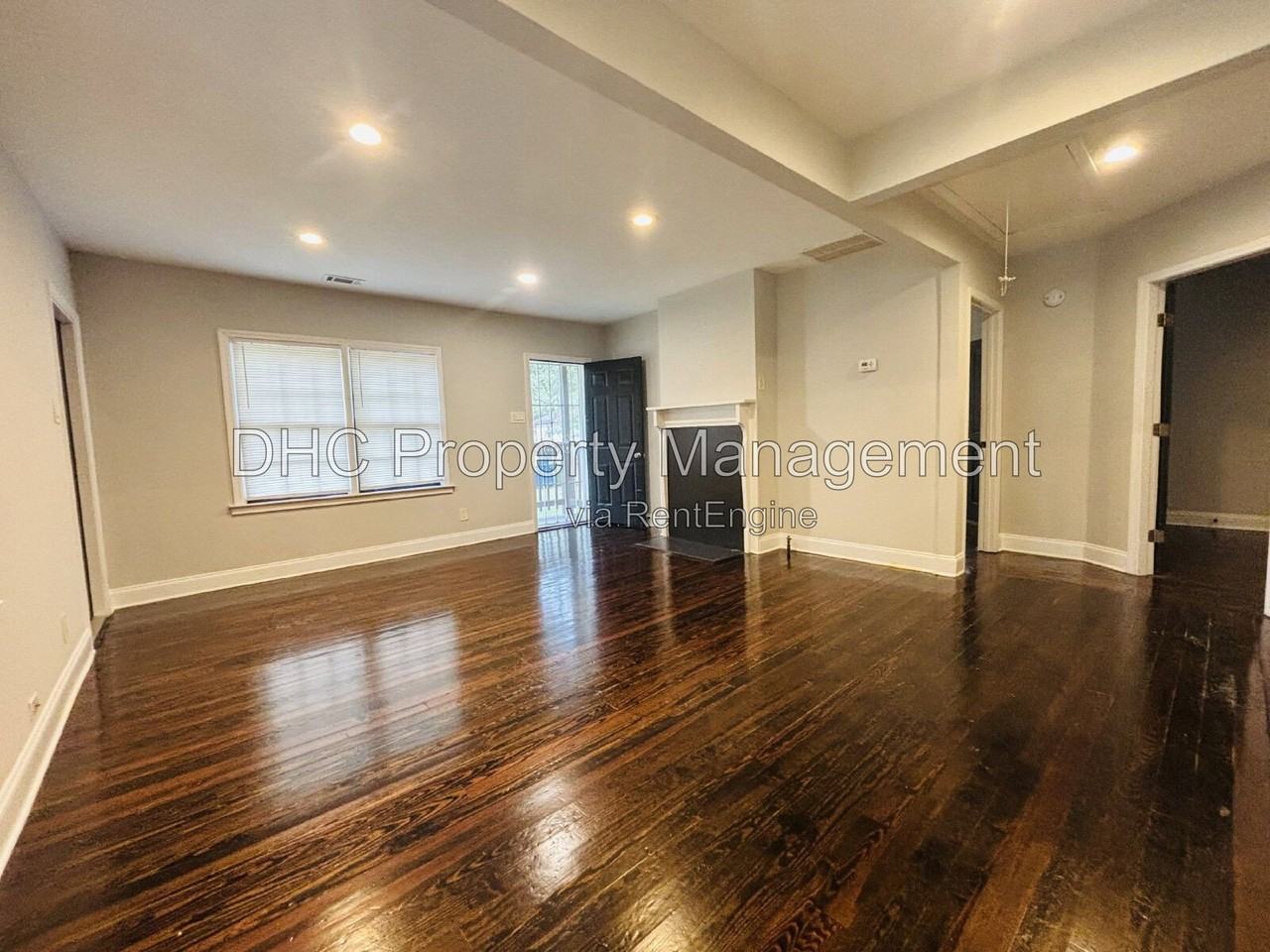 137 Holly Rd Nw - Photo 5 of 22