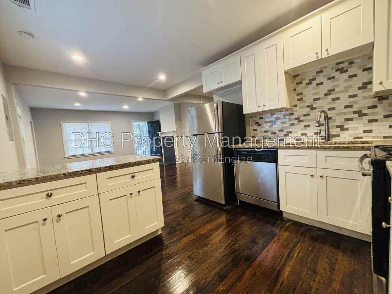 137 Holly Rd Nw - Photo 7 of 22