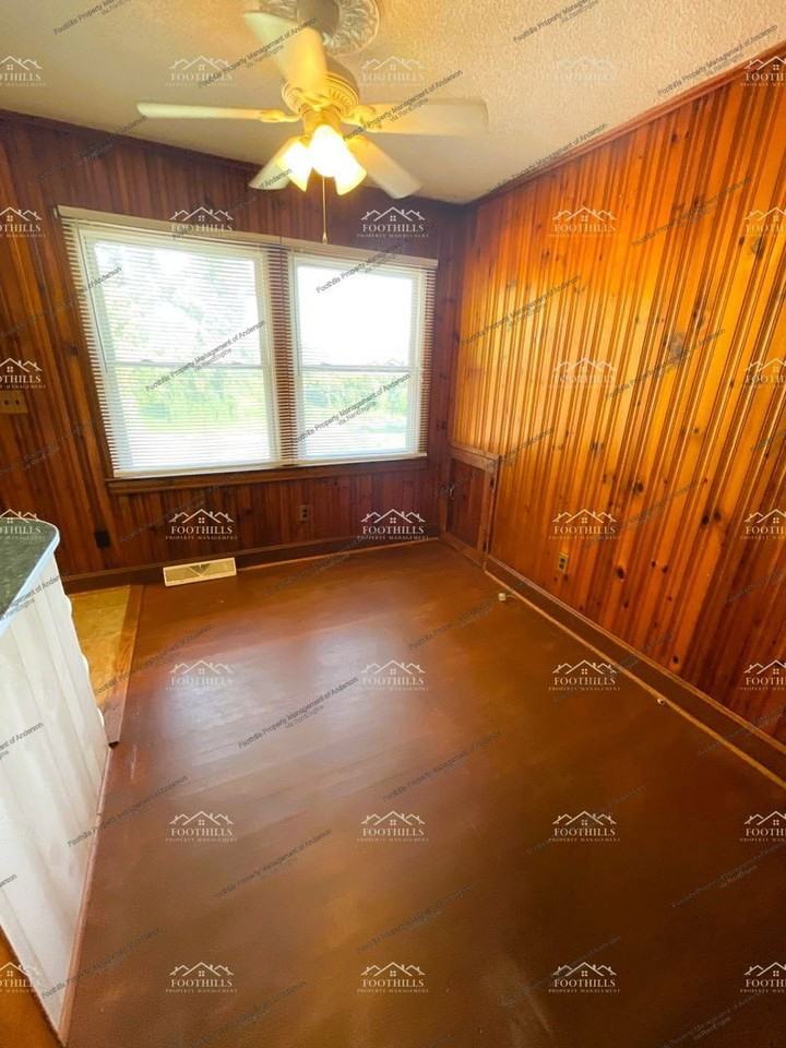 617 Azalea Dr - Photo 3 of 8