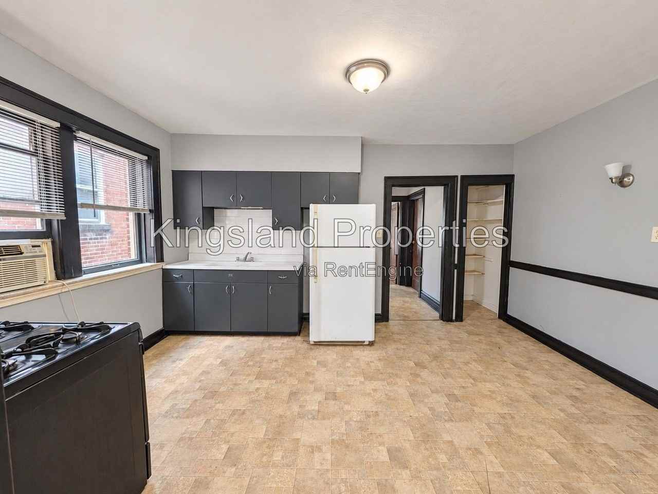 5017 Mardel Ave - Photo 6 of 13