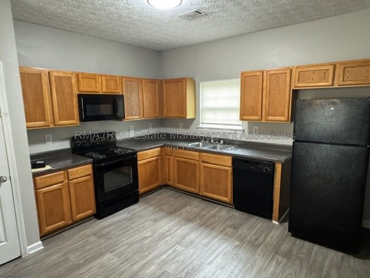 1764 Carrington Dr - Photo 4 of 13