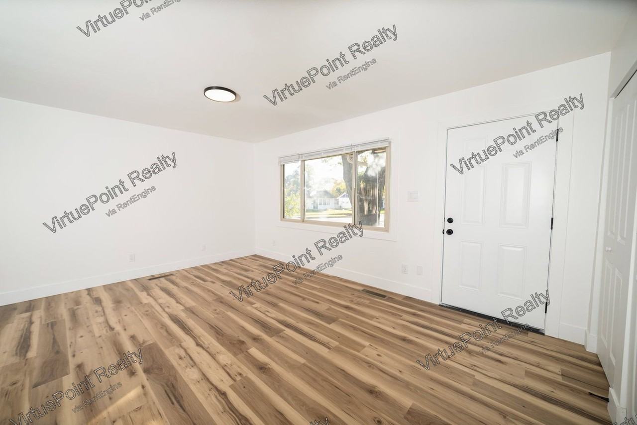 7418 Wollam Ave - Photo 3 of 18