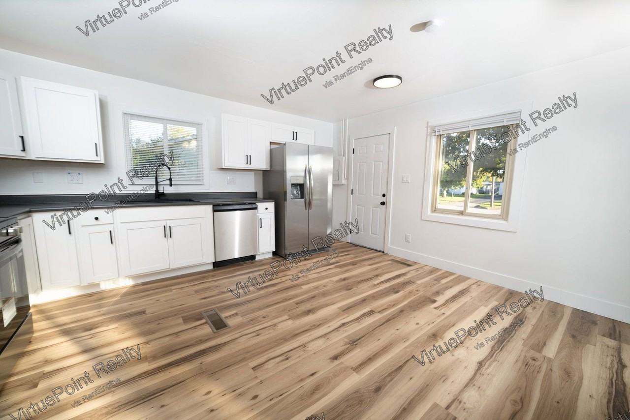 7418 Wollam Ave - Photo 4 of 18