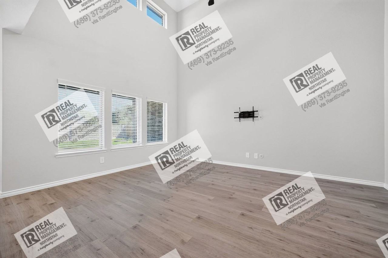 208 Twin Oak Rd - Photo 6 of 43