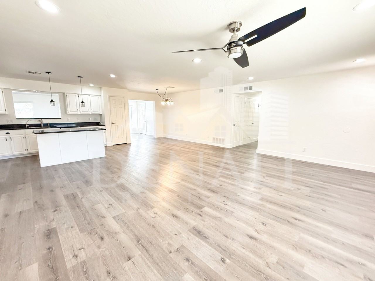 2434 E Jensen St - Photo 6 of 23