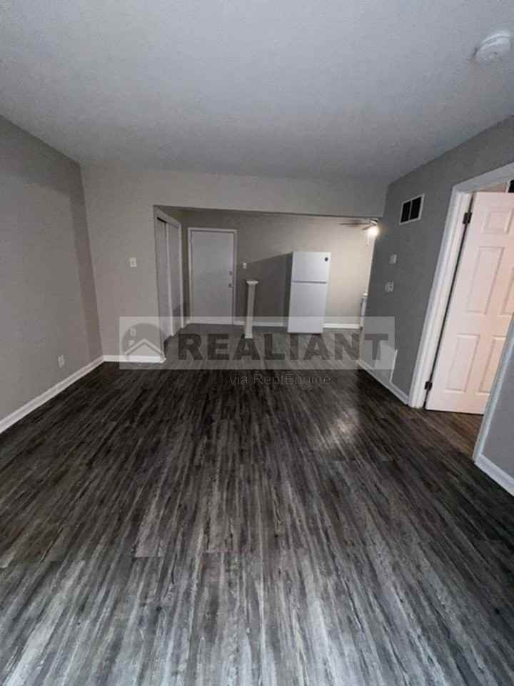 1708 Jennifer Rd #C3 - Photo 3 of 20