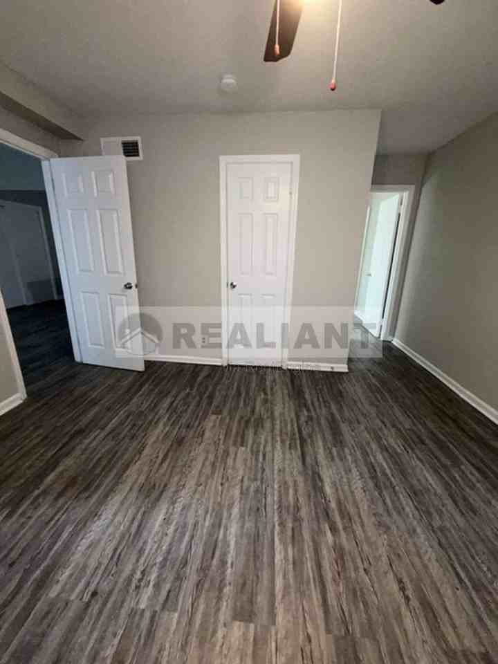 1708 Jennifer Rd #C3 - Photo 7 of 20