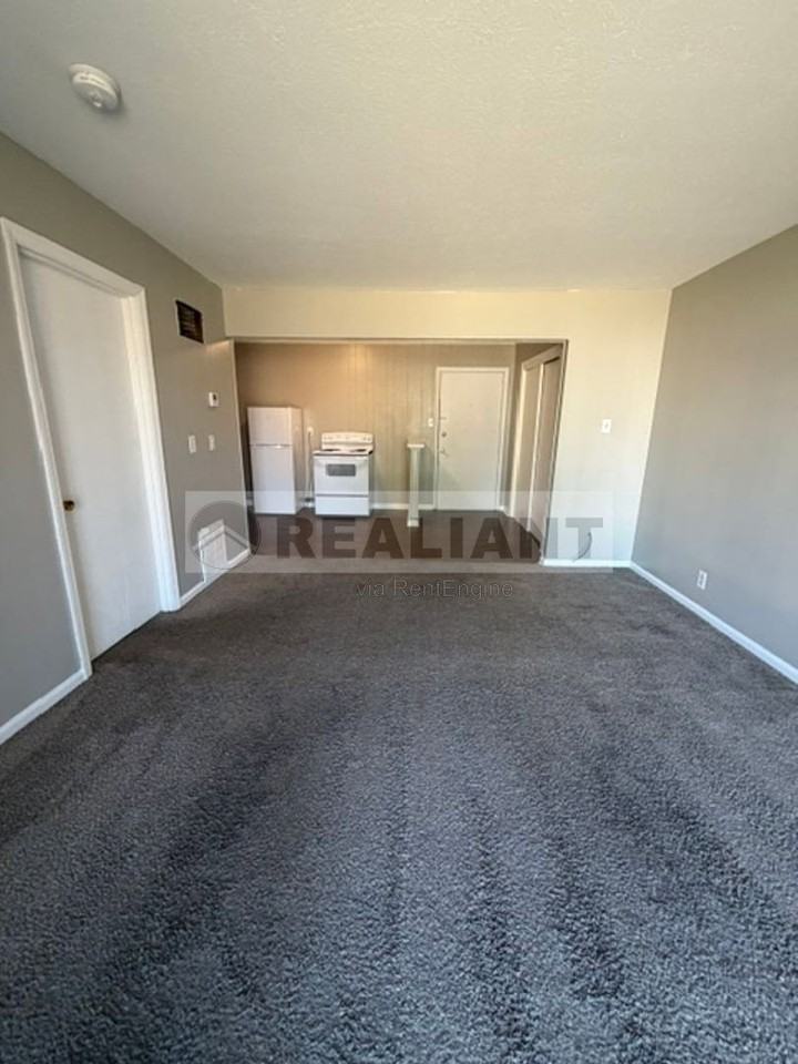 1708 Jennifer Rd #A16 - Photo 5 of 20